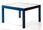 Tavolo di legno blu